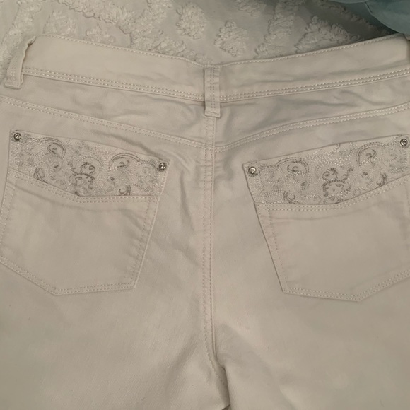 WHBM Slim Crop - Picture 3 of 6